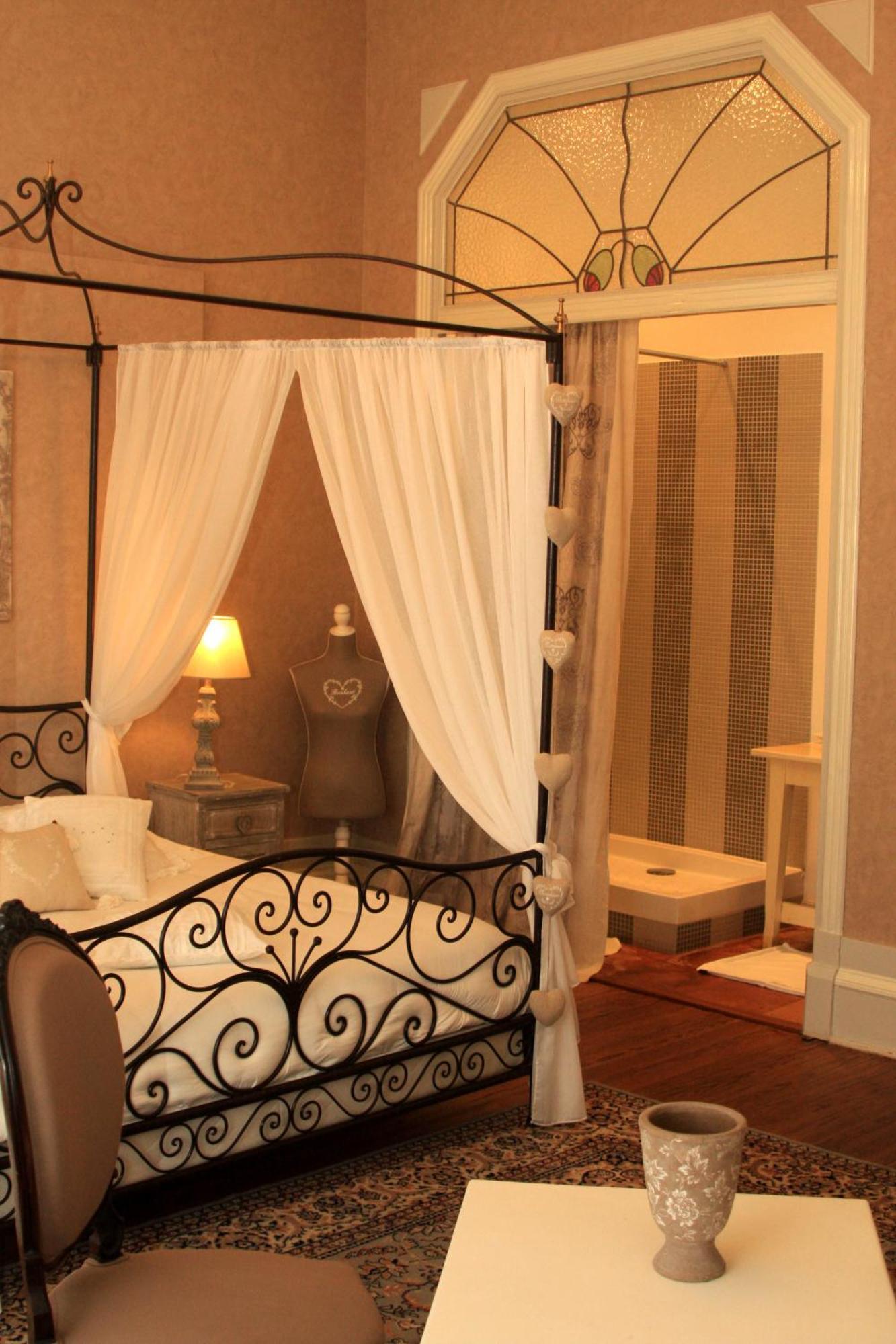Chateau La Moune Montussan ภายนอก รูปภาพ